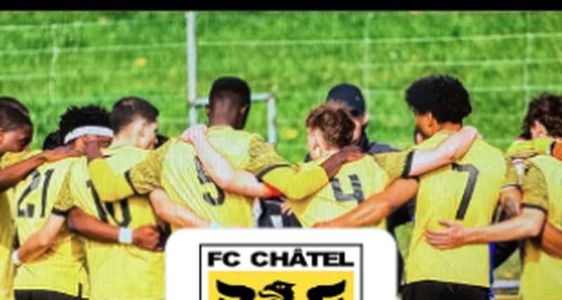 Photo de contexte du FC Châtel-Saint-Denis — les jeunes joueurs réunis en cercle sur la pelouse, maillots jaunes et écusson du club à l'aigle.